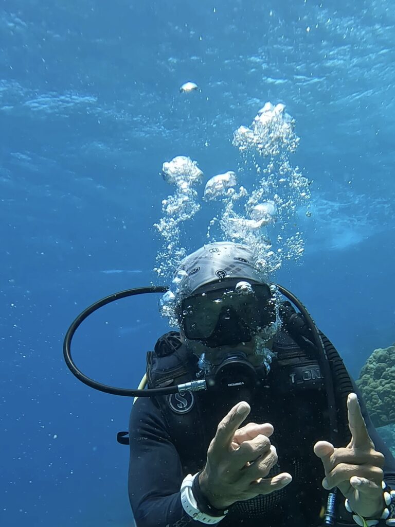 borneo dive instructor